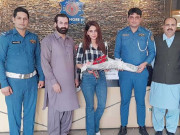 اداکارہ صبا قمر نے ڈرائیونگ لائسنس کی تجدید کروالی