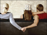 بے وفا شوہروں کو ’محبوباؤں‘ سے دور کرنے والا ’جذباتی‘ مشیر