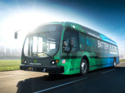 کراچی میں پہلی الیکٹرک بس چلنے پر فواد چوہدری کی سندھ حکومت کی تعریف