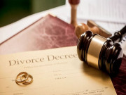 شوہر نے شاپنگ کی وجہ سے تیسری بار کورونا میں مبتلا بیوی کو طلاق دیدی