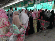 رمضان بازاروں سے چینی کے خریداروں کی قطاریں ختم کرنے کا حکم