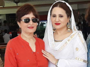 بشریٰ انصاری اوراسما عباس کی بہن کورونا کے باعث وینٹی لیٹر پر