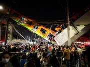 میکسیکو میں میٹرو ٹرین پل سمیت سڑک پر گر گئی 23 افراد ہلاک