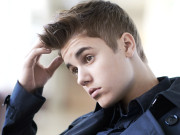 پڑوسی کے گھر انڈے پھینکنے کا الزام‘ جسٹن بیبر کے گھر پر پولیس کا چھاپہ  