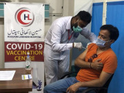 حسین لاکھانی ہسپتال میں مفت کورونا ویکسینیشن کا آغاز