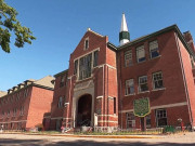 کینیڈا کے سابق بورڈنگ اسکول سے 215 بچوں کی اجتماعی قبر برآمد