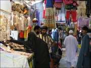 کراچی میں مارکیٹیں 8 بجے تک کھولنے کا فیصلہ پیر تک موخر