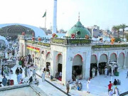 پنجاب میں مزارات پر جوتیوں اور بیت الخلاء کے پیسے وصول کرنا غیر قانونی قرار