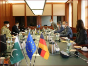 آرمی چیف سرکاری دورے پر جرمنی پہنچ گئے وزیر خارجہ سے ملاقات