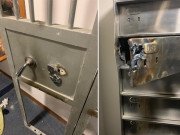 کراچی، بینک لاکرز سے شہری کا 10 کروڑ مالیت کا سامان چوری