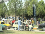 ماس ویکسی نیشن سینٹر اسلام آباد میں ہنگامہ آرائی دروازے توڑ دیے گئے