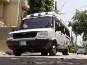 سیاحت کے شوقین شہری نے خود ہی کیمپر وین تیار کرلی