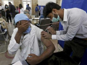 اسلام آباد میں ہیلتھ ورکرزکا احتجاج ویکسینیشن کا عمل معطل