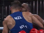 اولمپکس ہیوی ویٹ فائٹ باکسر نے حریف کو دانتوں سے کاٹ لیا