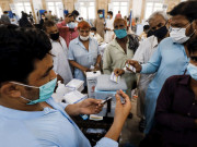 کورونا ویکسین لگانے والوں کی تعداد 3 کروڑ سے تجاوز کر گئی