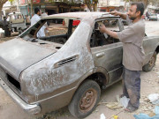  کام کی کمی گاڑیوں کے ڈینٹر پیشہ چھوڑ کرڈرائیور اور کنڈیکٹر بننے لگے