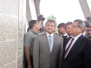 بھارتی وزیر خارجہ کی داتا دربار پر حاضری مینار پاکستان پر قرارداد لاہور پڑھی