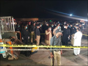 کراچی منی ٹرک پر بم حملے میں 13 افراد جاں بحق