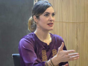 امریکی خاتون سنتھیا رچی اپنے فلیٹ میں بےہوش پائی گئیں