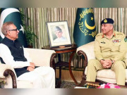صدرعارف علوی کا دورہ جی ایچ کیو سائبر سیکیورٹی کے حوالے سے بریفنگ