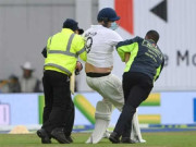 بھارتی پرستار اس بار بیٹسمین کے روپ میں میدان میں داخل ہو گیا