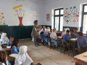 وفاقی سرکاری تعلیمی اداروں میں اساتذہ کے جینز پہننے پر پابندی