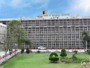 میٹرک کے نتائج سے چند روز قبل کراچی اور سکھر کے کنٹرولر ہٹا دیے گئے