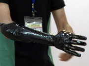 پاکستانی کمپنی نے معذور افراد کے لیے مشینی بازو تیار کرلیا