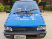 کراچی کے طلبا نے عام گاڑی کو کم بجٹ الیکٹرک کار میں تبدیل کردیا