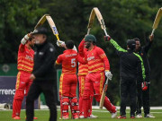 برینڈن ٹیلر انٹرنیشنل کرکٹ سے ریٹائر ساتھیوں کا گارڈ آف آنر