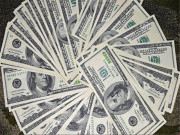ڈالر کی اونچی اڑان رک گئی قدر میں کمی