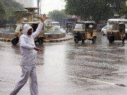 کل سے گرج چمک کے ساتھ تیز اور درمیانی بارش کا امکان