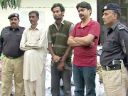 گاڑیوں کے سائیڈ گلاسز چوری کرنیوالے 4 ملزم گرفتار