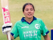 16سالہ ایمی ہنٹر انٹرنیشنل سنچری بنانے والی کم عمر ترین کرکٹر بن گئیں