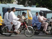کراچی سمیت سندھ کے بڑے شہروں میں ڈبل سواری پر پابندی عائد