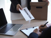 باس کے سست اور کاہل کہنے پر ملازم نے نوکری کو لات مار دی