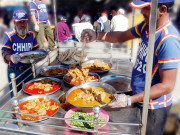 فلاحی اداروں کے دسترخوان پر روزانہ 2 لاکھ غریب افراد کھانا کھاتے ہیں