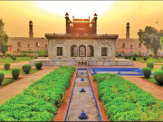 حضوری باغ اور بارہ دری