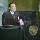 آئین کو غیر منتخب لوگوں کے حملوں سے تحفظ دینا ہوگا صدر زرداری 