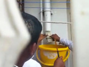 بھارت میں سرکاری افسر کے گھر کی پائپ لائن سے رشوت کے لاکھوں روپے برآمد