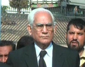 مشرف کا وارنٹ گرفتاری کے باوجود عدالت پیش نہ ہونا سرپرائز ہے قصوری