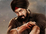 سلمان خان اپنی فلم کے پوسٹر پر دودھ پھینکنے والے مداح پر برہم