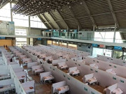 پاکستان کا سب سے بڑا کورونا ویکسی نیشن سینٹر بند شہری پریشان