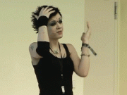 خاتون نے جسم میں 50 مائیکرو چپس نصب کروالیں