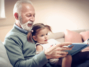 چھوٹے بچوں کی پڑھائی کتاب آج بھی ٹیبلٹ سے بہتر ہے تحقیق