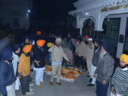 گولڈن ٹیمپل میں مقدس تلوار کی بے حرمتی پر مشتعل ہجوم کے ہاتھوں نوجوان قتل