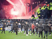 فرنچ کپ فٹبال میں فیلڈ میدان جنگ بن گئی تماشائی اندر داخل ہوگئے