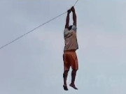 سری لنکا میں پتنگ بازی کے شوقین کی جان پربن گئی