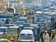 کراچی میں گیس بحران کے خلاف جگہ جگہ احتجاج بدترین ٹریفک جام