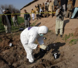 پشاور دہشت گردوں کا حملہ 3 پولیس اہلکاروں سمیت 9 جاں بحق